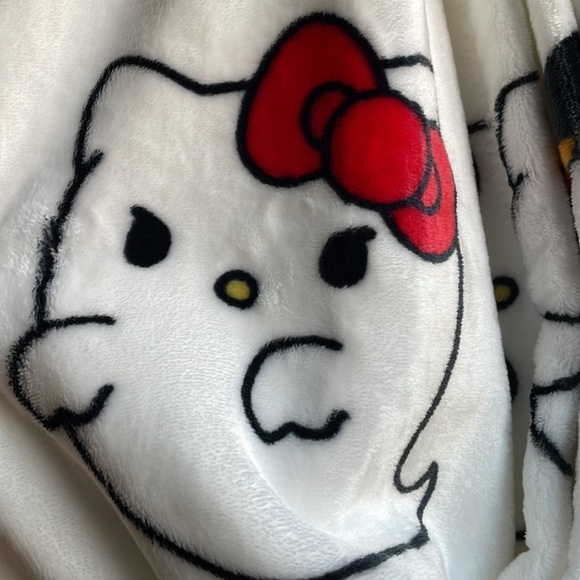 Hello Kitty Plush Throw Halloween Print - Picture 6 of 6